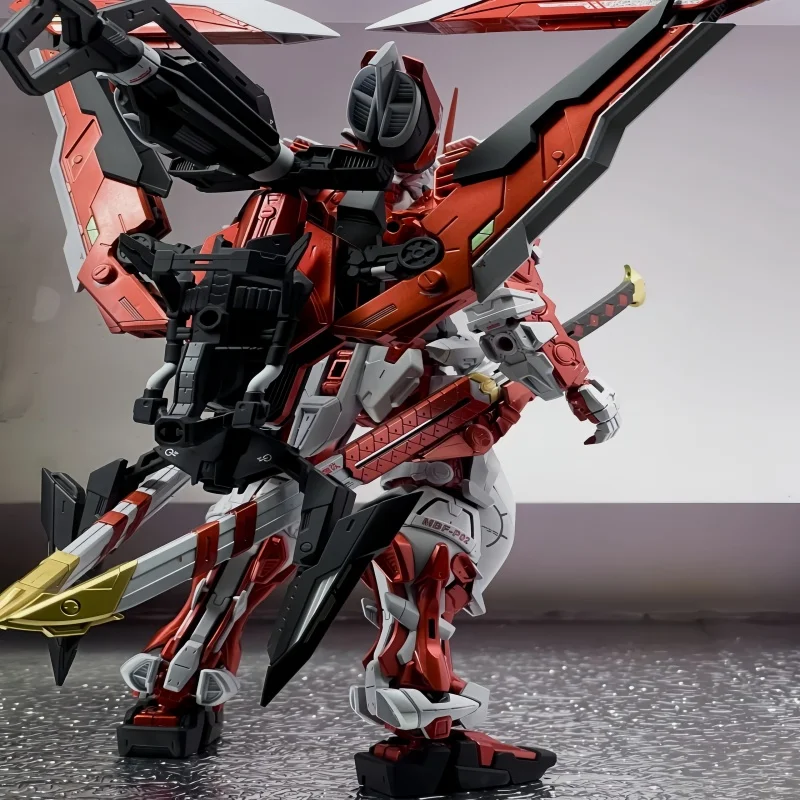 Kit de modèle d'épargne MG Gundam d'origine Bandai |   Cadre Rouge Kai Cadre Bleu D 1/100 |   Jouet de collection de figurines d'action d'assemblage