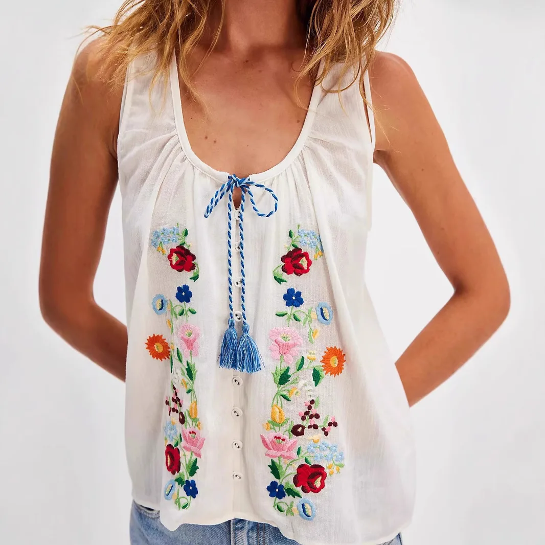 

Sleeveless Summer Blouse for Women White Cotton chic Floral Embroidered Tank Top Blouses Shirts Tassel Boho Beach Camis Blusas