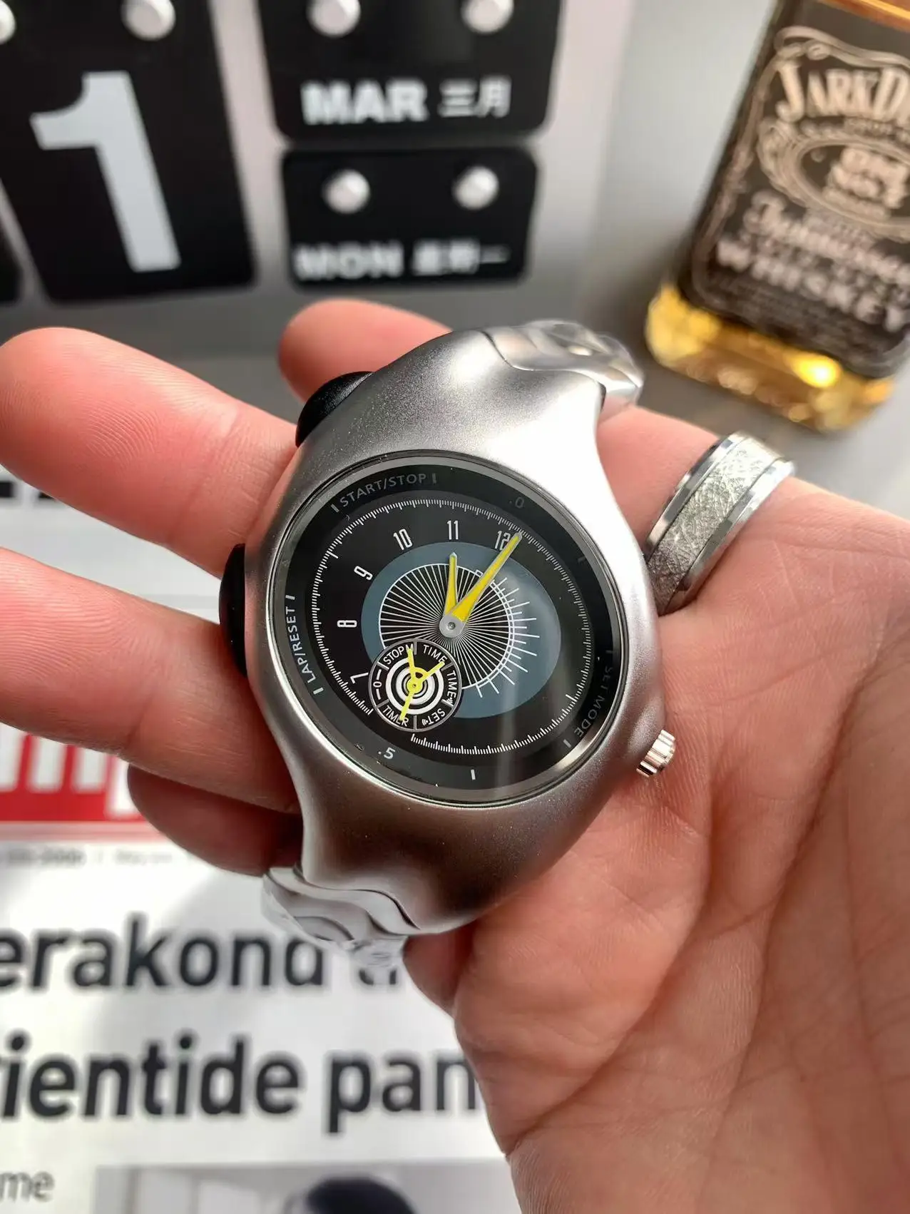 ساعة كائن فضائي للرجال والنساء، موضة إبداعية، تذوب عتيق، تصميم متخصص، إحساس عالي للألفية #2