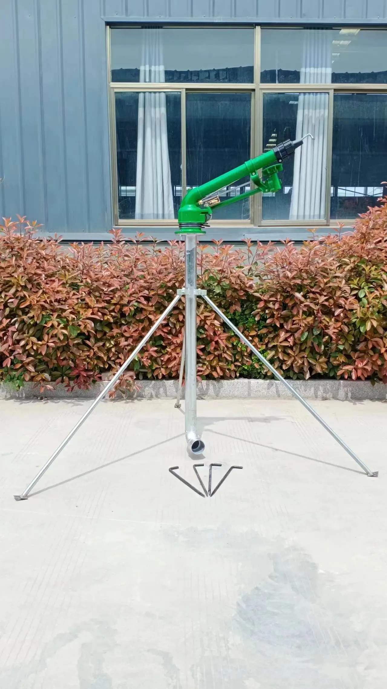 2025년형 농업용 농장 관개 스프링클러 시스템 100m 범위 360도 물 분사 신형 IoT 지원 대형 레인건 엔진 기어박스