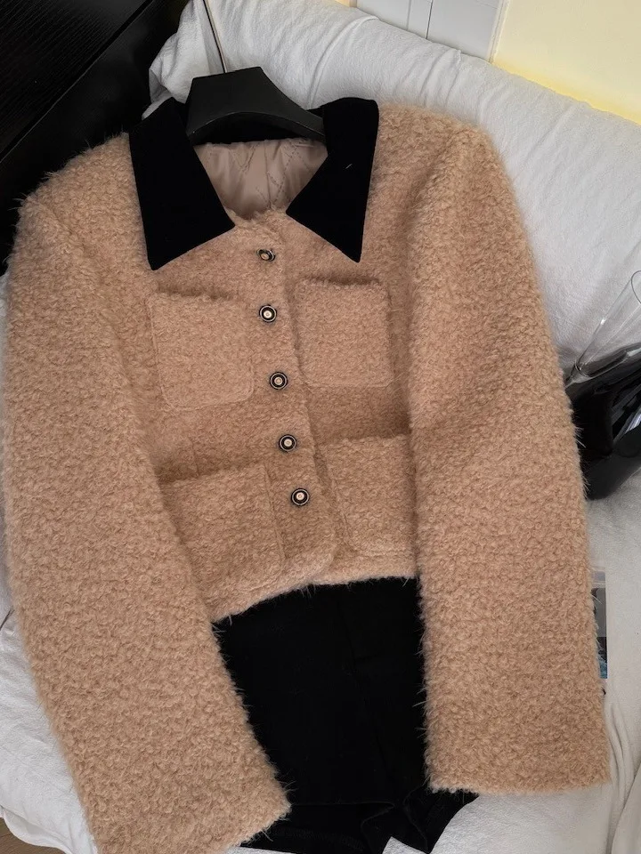 ريترو لامب الفراء Jaet المرأة الخريف الشتاء Ele Gentle Sle 2024 جديد متعدد الاستخدامات أعلى ألياف البوليستر 00% ملابس السيدات