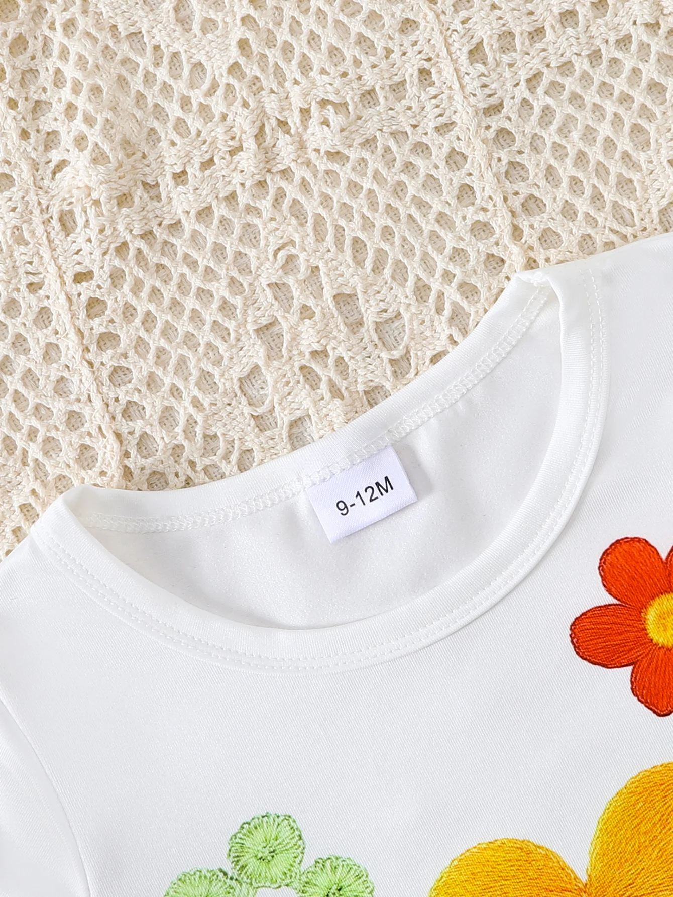 Blumendekorationsset für Kinder, frischer, lustiger Stil, langärmliges Oberteil mit 3D-Blumen-Schlaghose und Loch-Aufkleber-Design – Detail 7