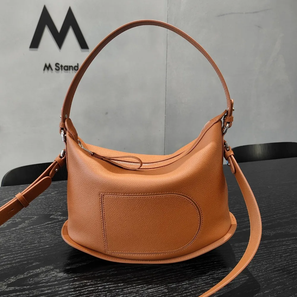 Leather Light Luxury Portable Underarm Bag New High-end Fashion Versatile Women's Shoulder Messenger bag Unique Texture