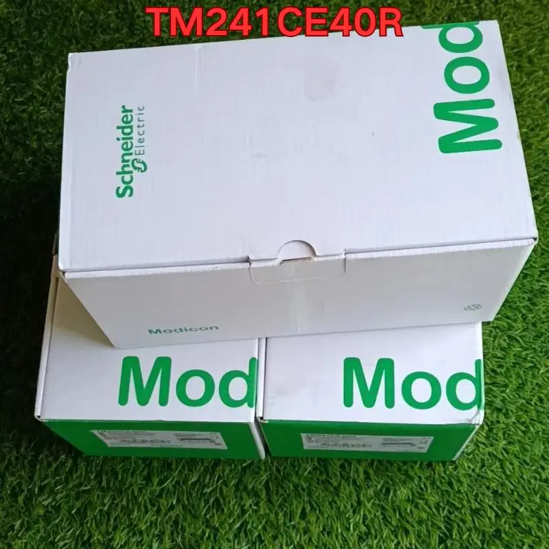 New unused PLC module TM241CE40R