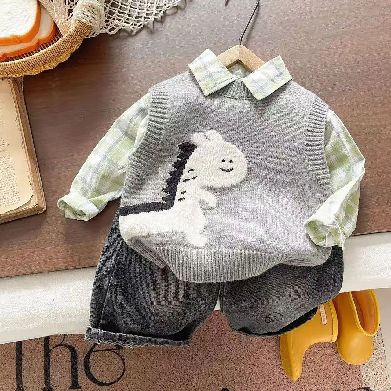 Boys' Clothing Set 2026 Spring and Autumn New Children's Korean Version Sweater Vest+Shirt+Pants Three Piece Set