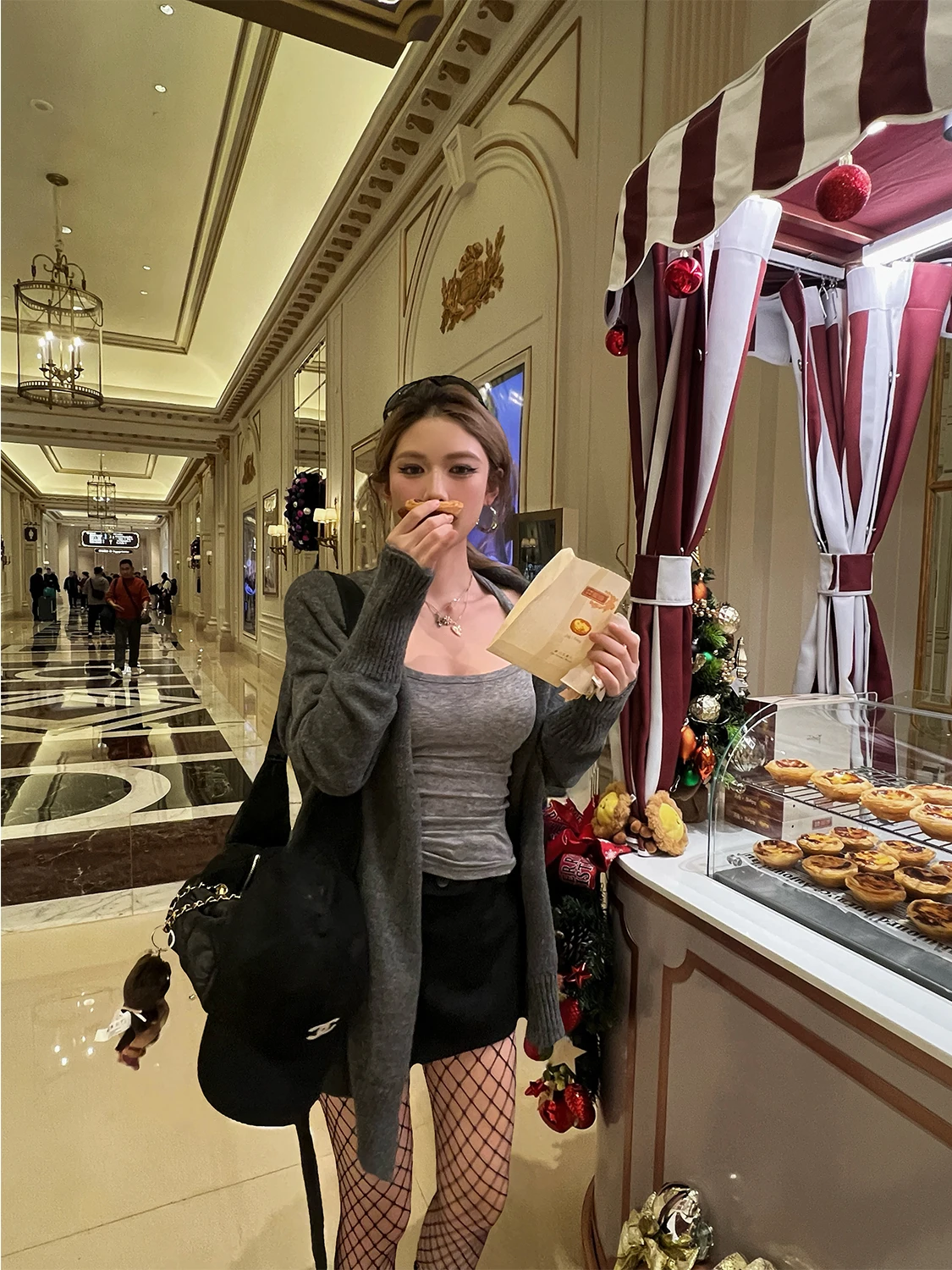 

Женский вязаный кардиган Xinlei Lin Lazy Luxury: средней длины, свободного кроя, универсальный, из мягкой полиэстеровой смеси, с длинными рукавами