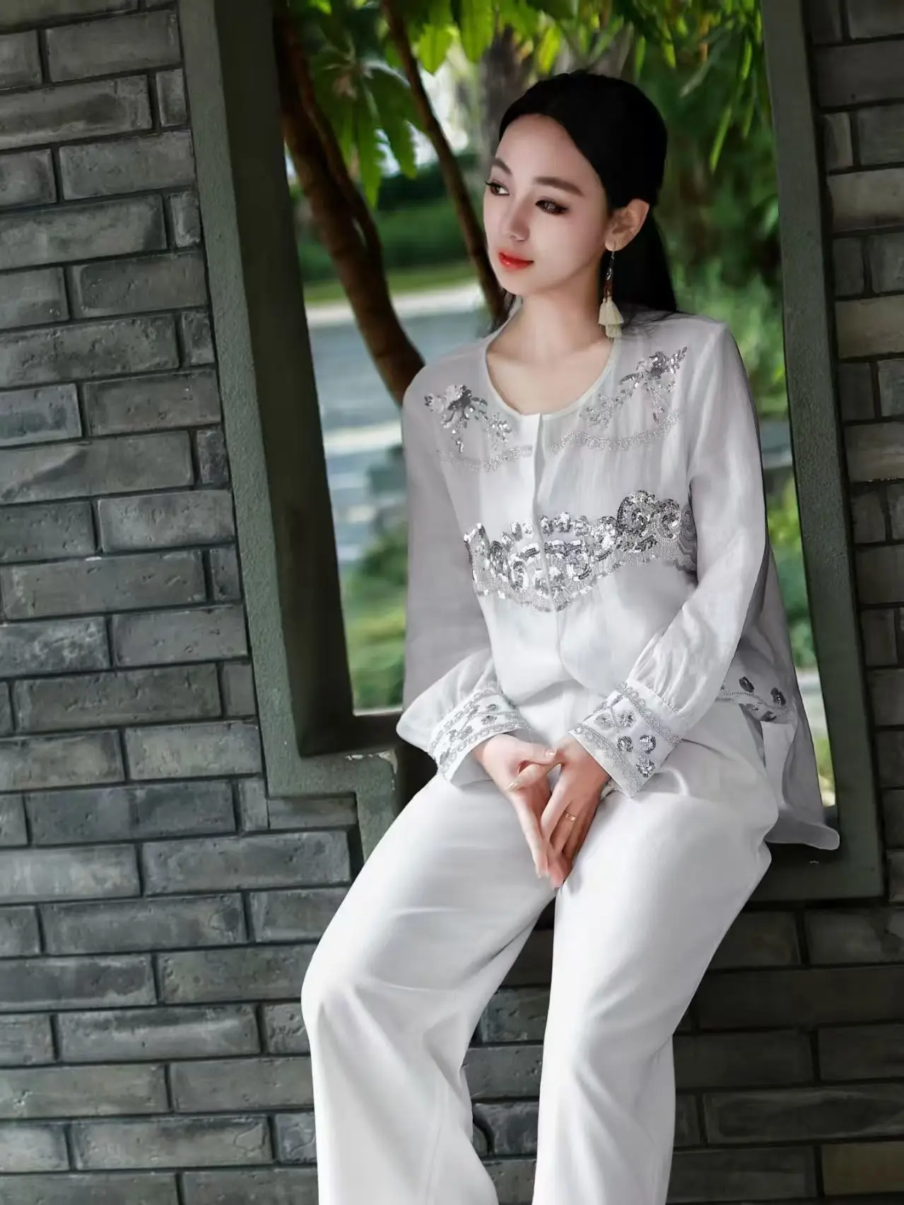 High-end Spring Summer Embroidery Ramie Top New Chinese Style Top Women's Flowers Loose Sequins Blouse Shirt S-XXL