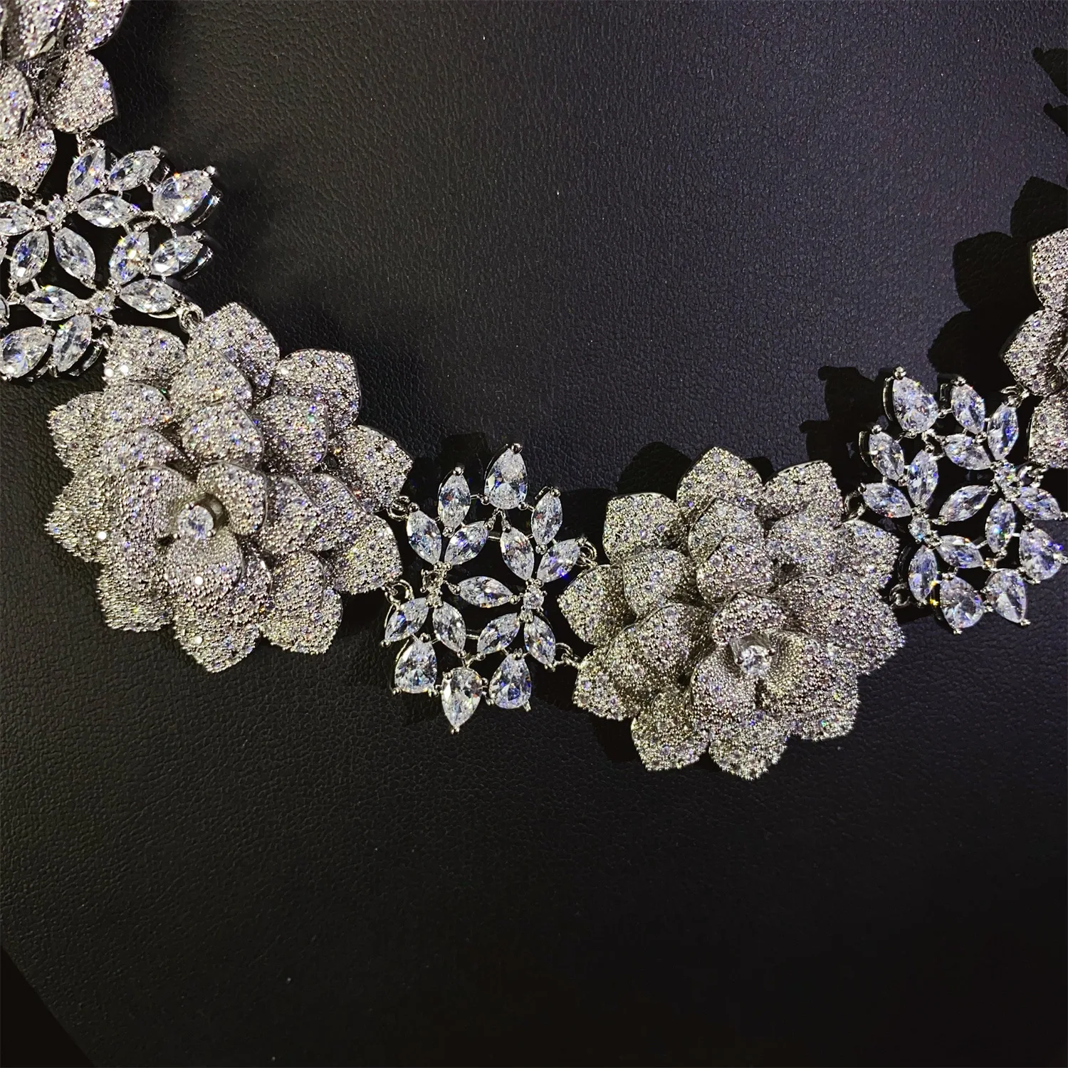 

2026Big Rose Flower Deluxe Zirconia Necklace and Earrings 2 Pcs Bridal Wedding Birthday Banquet Party Accessories Jewellery