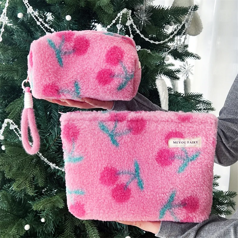 Bolsa de Maquillaje Rosa Cereza Esponjosa de Otoño Invierno para Mujer, Bolsa de Cosméticos Dulce, Bolsa de Aseo de Gran Capacidad, Estuche Tipo Clutch