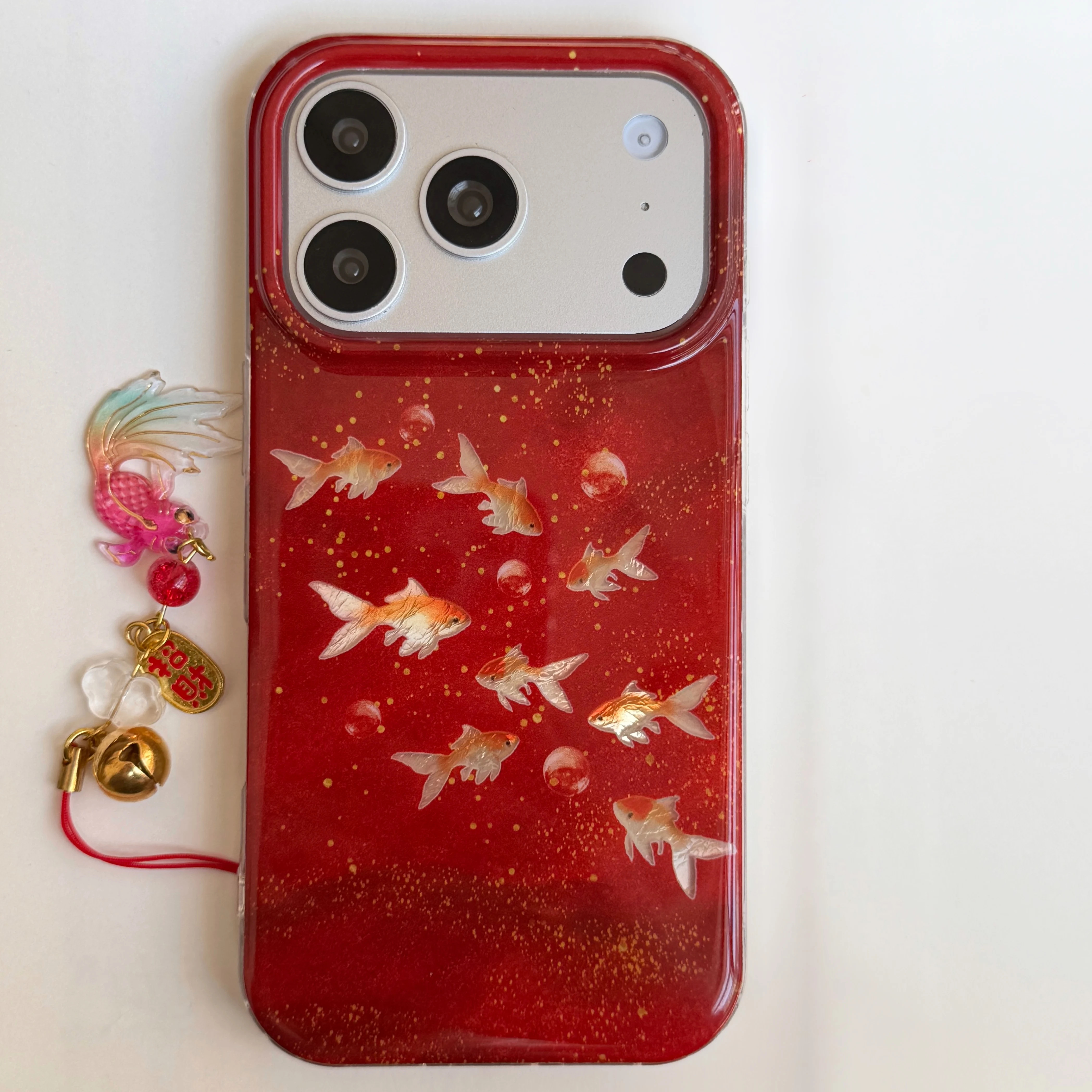Sorte vermelho glitter peixinho & bolha fortuna charme sino charme caso de telefone para iphone 17 16 15 14 11 12 13 pro max mais capa traseira