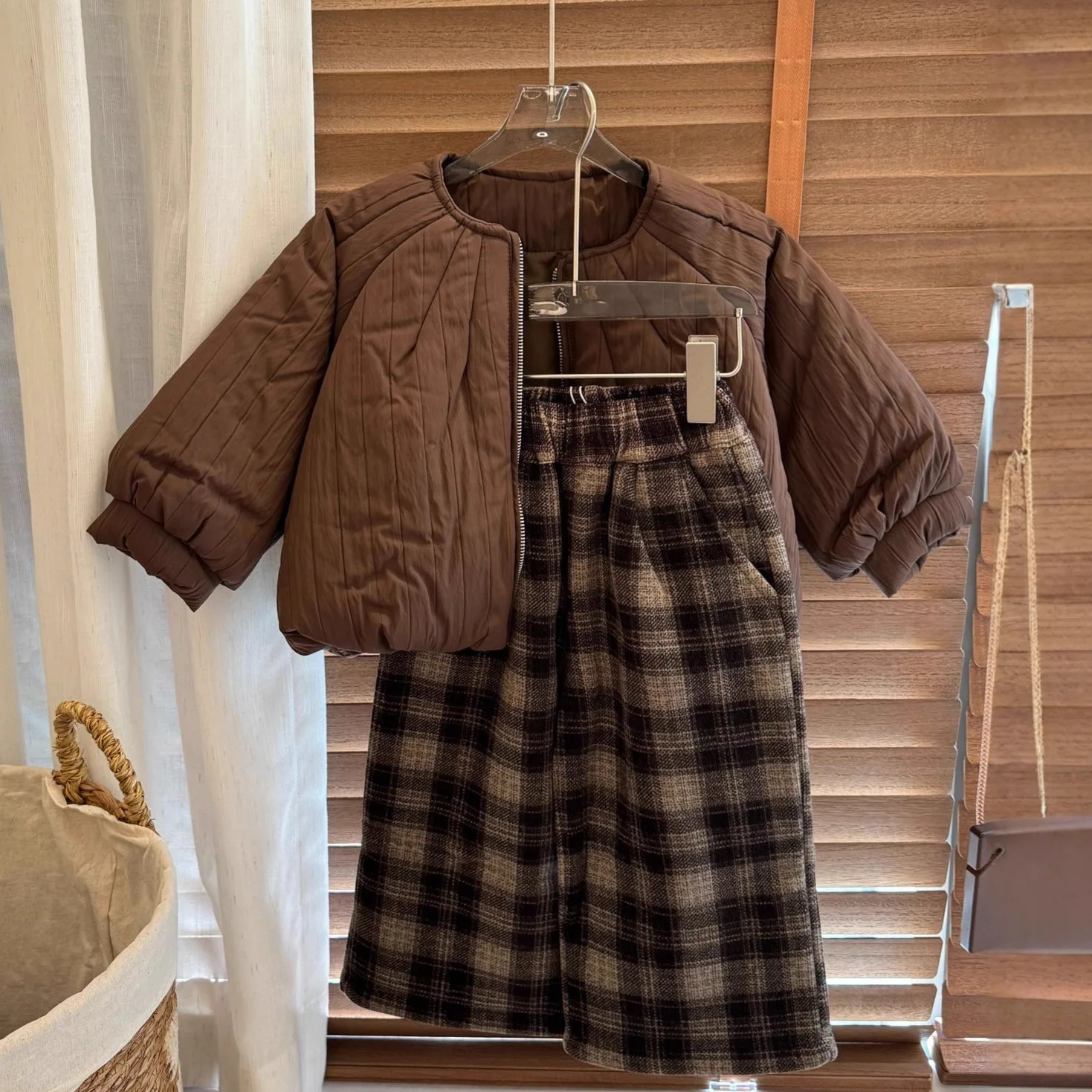 

Winter Kids Baby Girls Clothes Set Brown Thicken Warm Puff Sleeve Toddler Girls Cotton Parkas Plaid Retro Little Girls Wool Pant