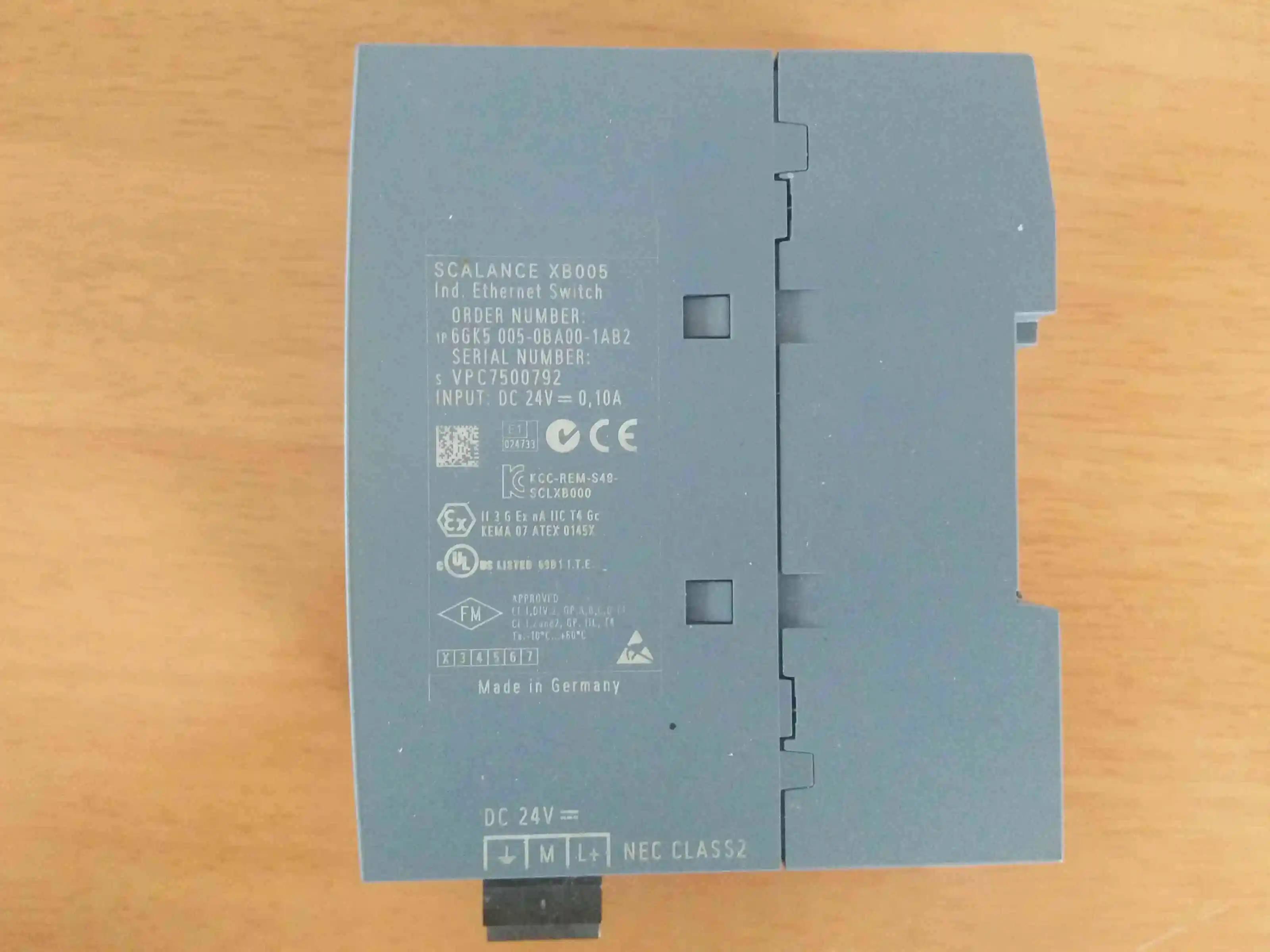 

Original brand new 6GK50050BA001AB2 6GK5005-0BA00-1AB2