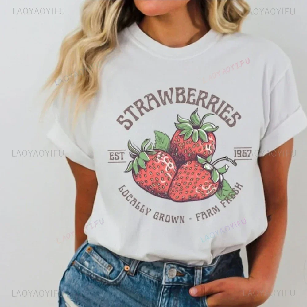 Strawberry T-Shirt Vintage Fruit Cotton TShirt Picking Strawberry Lover Outfit Strawberry Festival Shirts Locally Grown Tee Tops