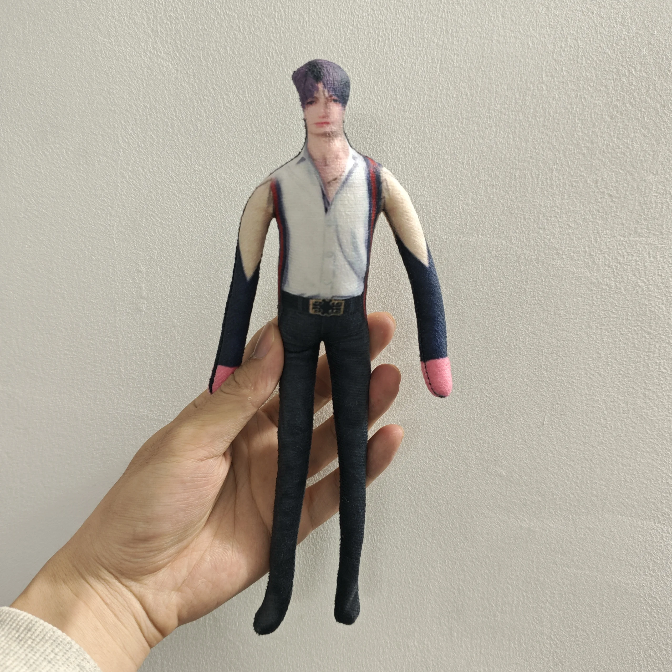 愛とディープスペースラファエルゼインケイブンシラスコスプレぬいぐるみぬいぐるみルーム装飾抽象ジョイントツイスト可能なぬいぐるみ