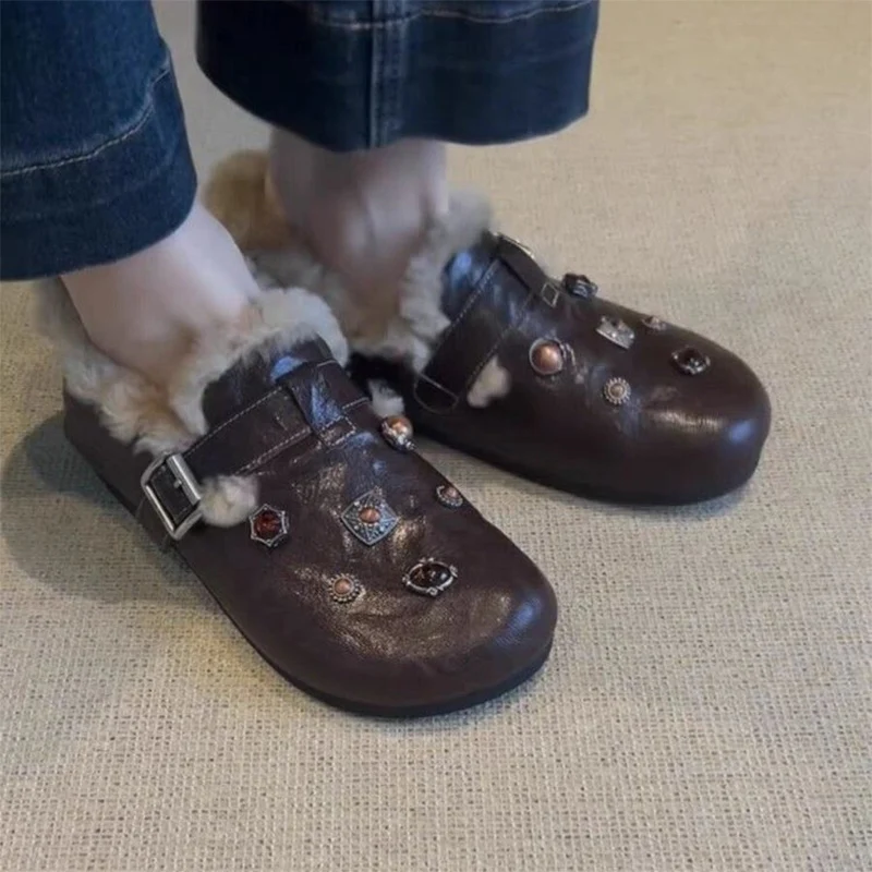 

Женская обувь на меху, теплые плюшевые зимние ботинки на плоской подошве, новая зимняя спортивная обувь с пряжкой, дизайнерские кроссовки 2025 года, удобные прогулочные лоферы