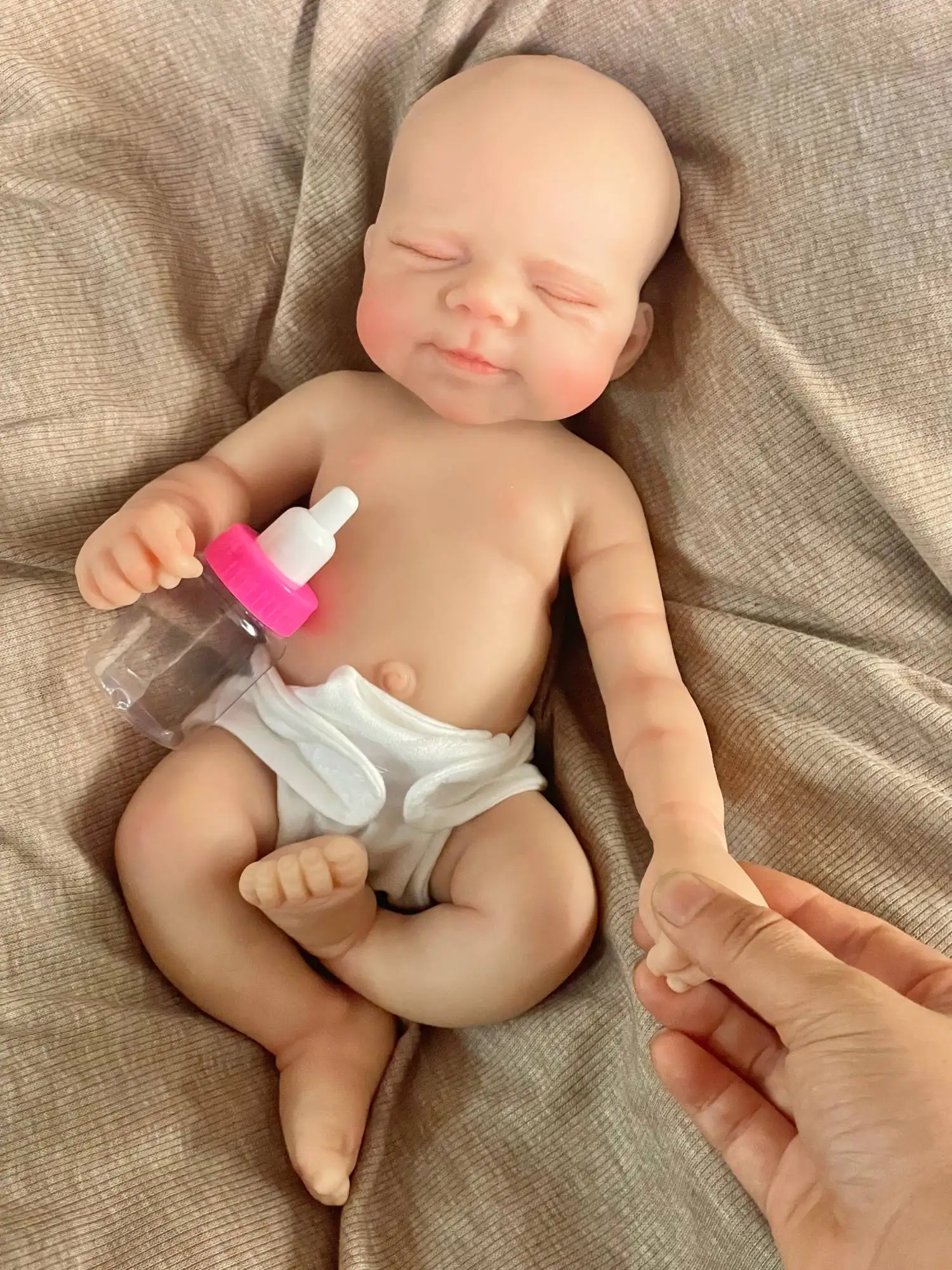 Bambole Reborn realistiche 12" Neonata Reborn in silicone pieno che dorme con set di vestiti e accessori per l'alimentazione