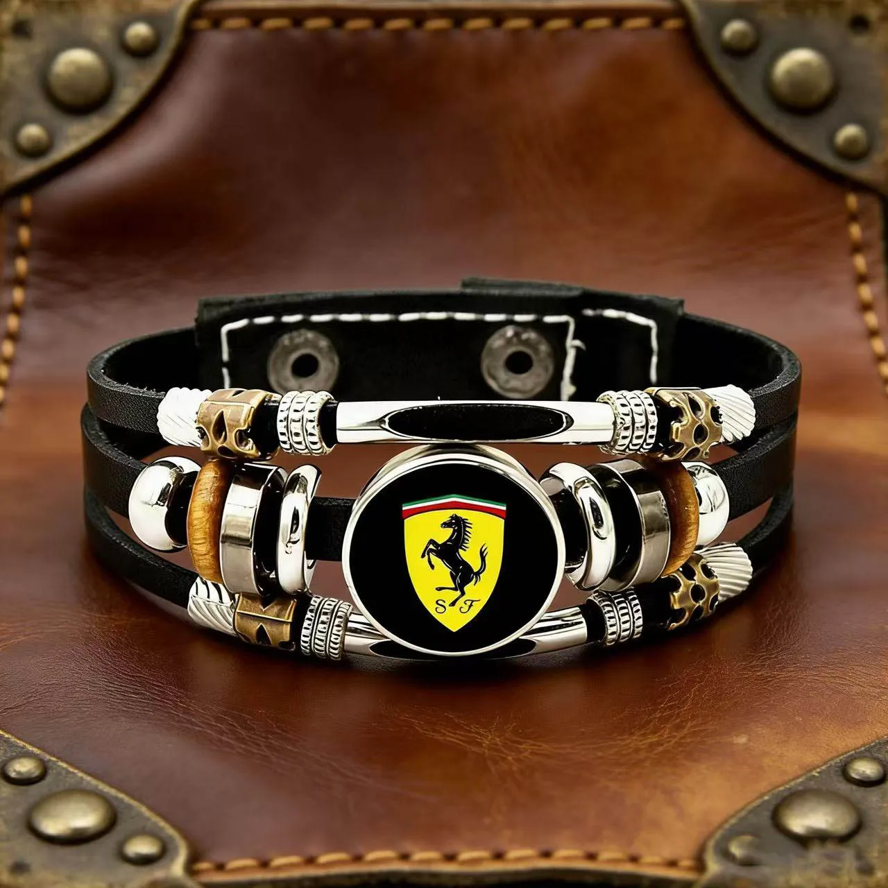 Nueva Pulsera de Cuero de Alta Gama con Logotipo de Auto, para Hombre y Mujer, Regalo para Ferrari 488 Roma F8 SF9018121360 F4301575M