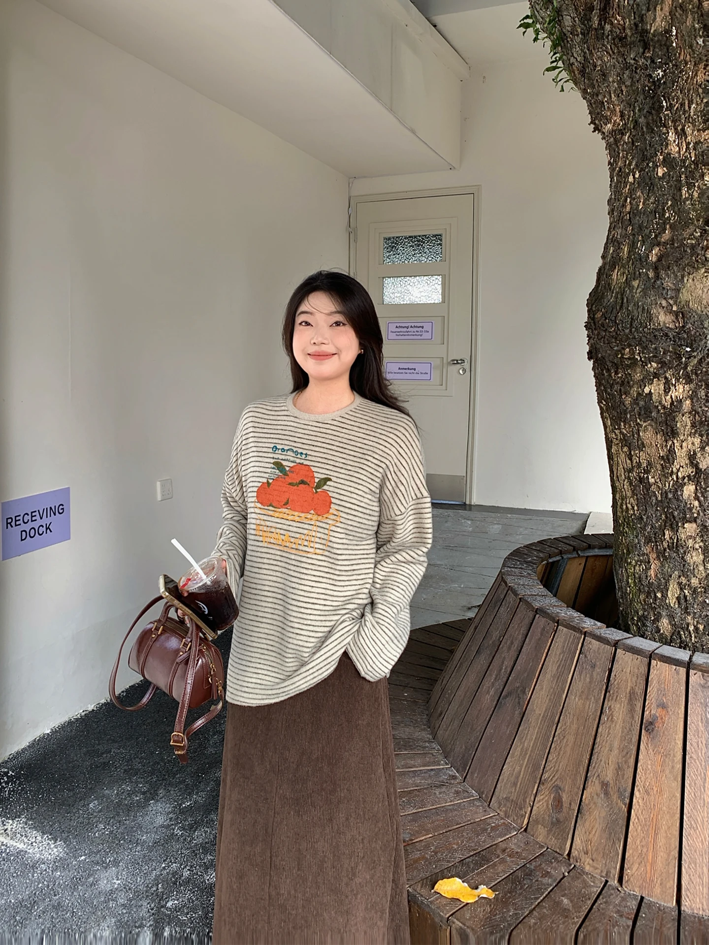 

Свободная женская футболка в корейском стиле с принтом, больших размеров, осенняя новинка, из хлопка и полиэстера, для полных женщин (Лин Да Хуэй)