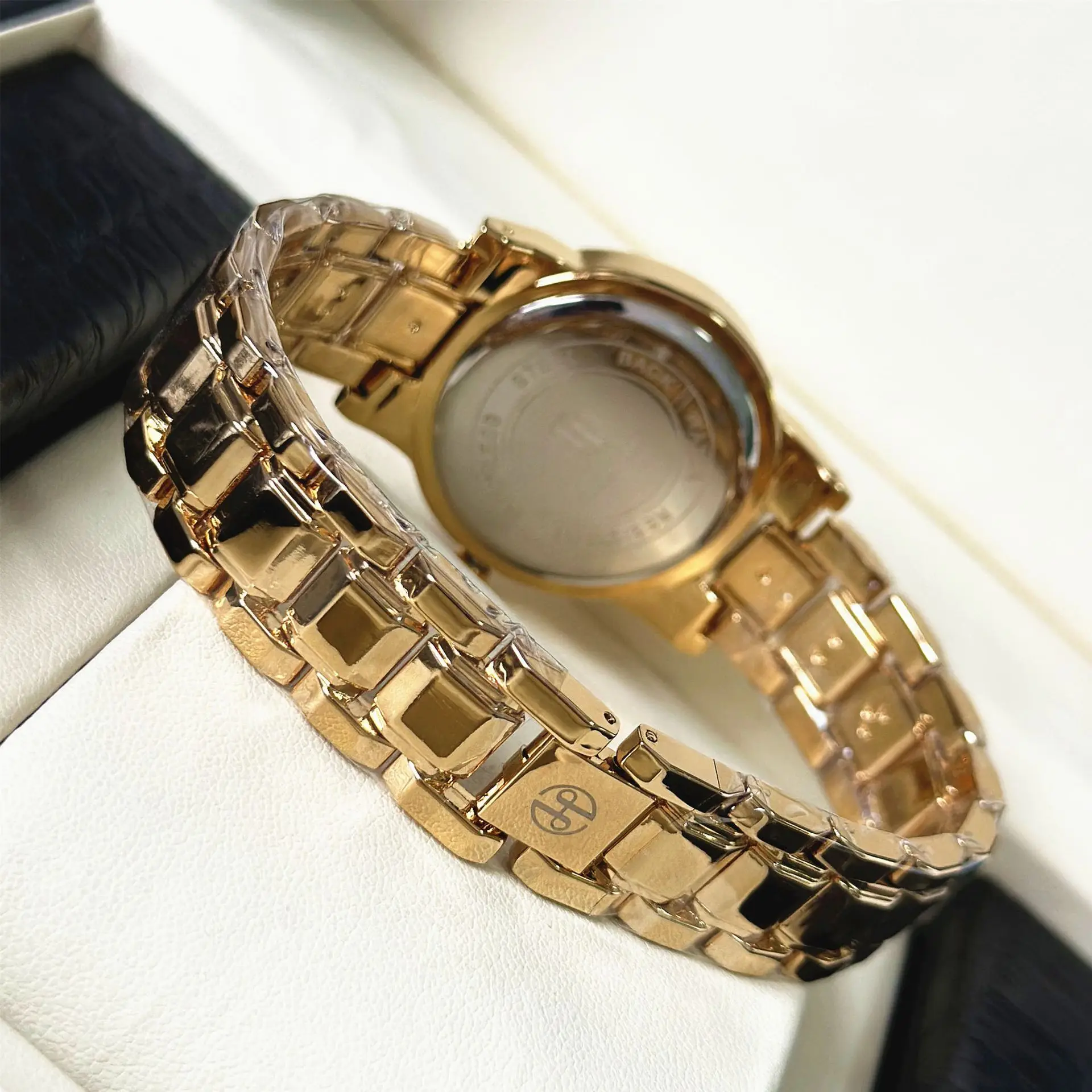 ZH121 นาฬิกาผู้หญิงอินเทรนด์และทันสมัย ปฏิทินธุรกิจ นาฬิกาควอทซ์กันน้ํา นาฬิกาพักผ่อน ของขวัญ นาฬิกาสําหรับผู้หญิง