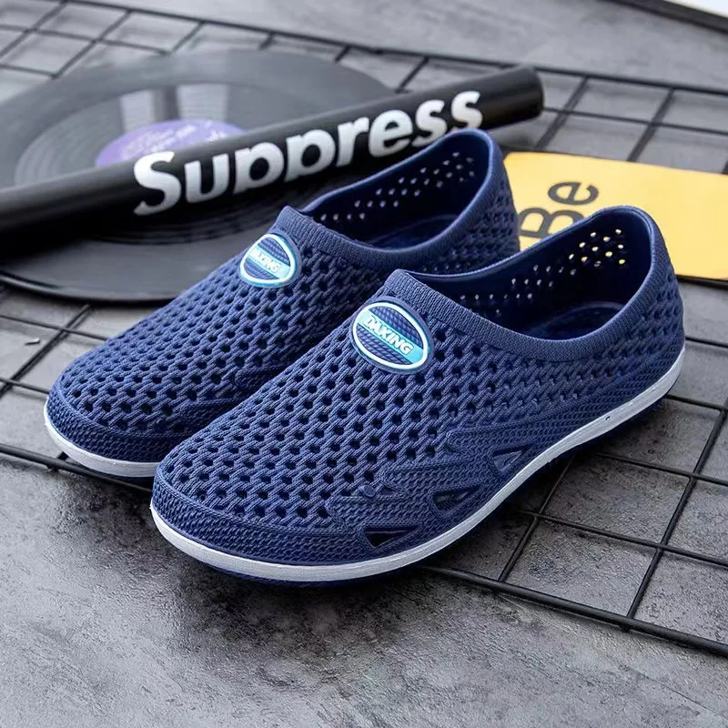 

2025New summer men's hollowed-out casual sports sandals with soft soles, non-slip slip-on outdoor beach sandals, wading shoes