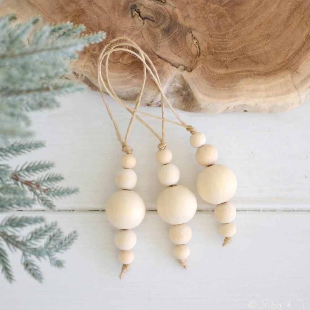 

12pcs Eco-Friendly Natural Handmade Wood Bead Bauble Hanging Decoration Home Decor for Dinner Table Napkin Ring Retro style