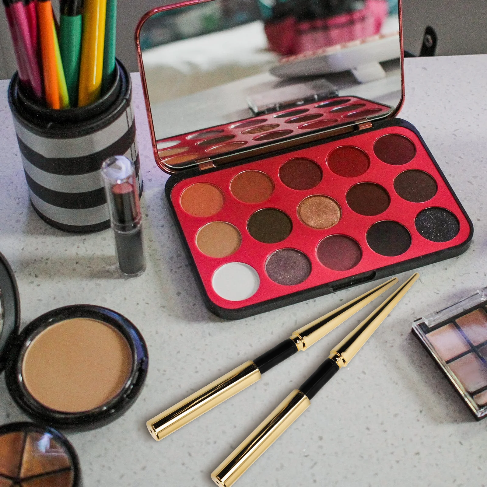 4 個の空の口紅チューブ プレミアム詰め替え可能なリップクリーム容器 ポータブル DIY 口紅ボトル 旅行用 軽量 スタイリッシュ