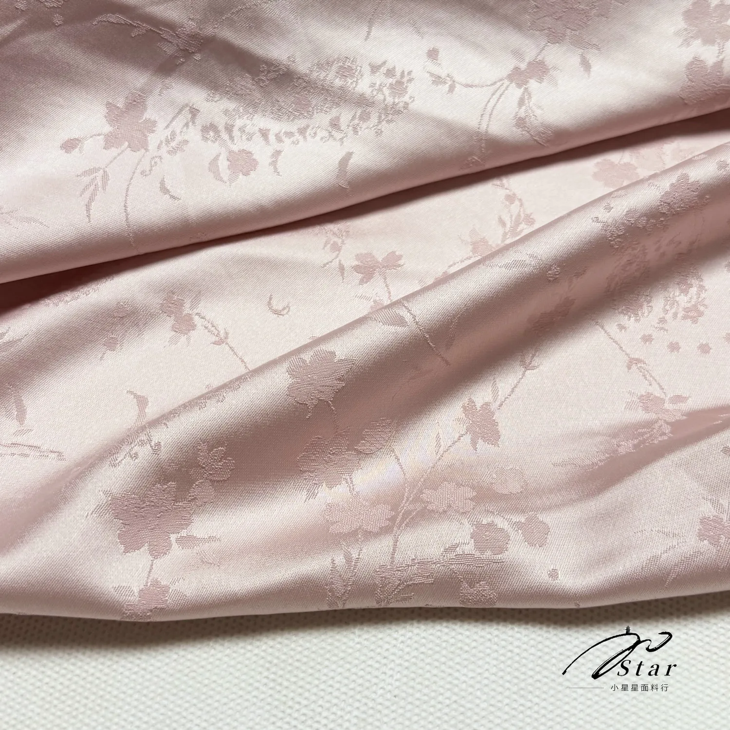 Draping Skin-Friendly Light Pink Chinese Style Jacquard Imitation Acetate Satin Fabric Glossy Silk Sense Cheongsam Dress Cloth