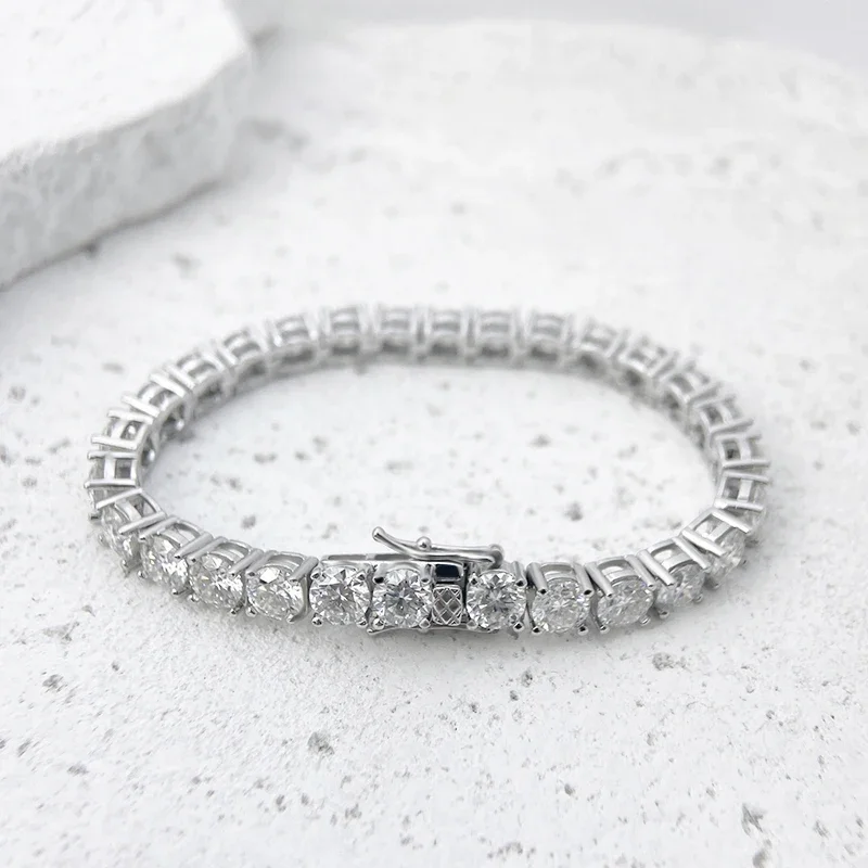 Thumbnail 2 - #33 Best Moissanite Tennis Bracelets to Buy In 2026