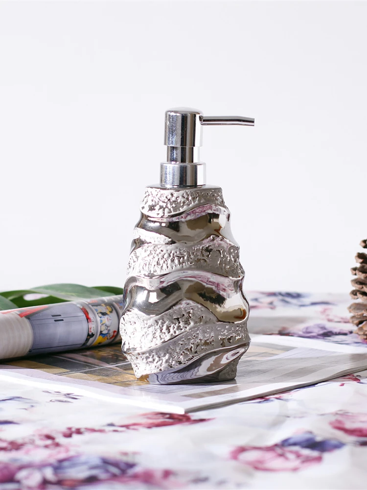 

520ML Creative Ceramic lotion Bottle Bathroom gel Pressing Hand Wash Shampoo Body Wash Dispensed Bottle Bathroom Accessories