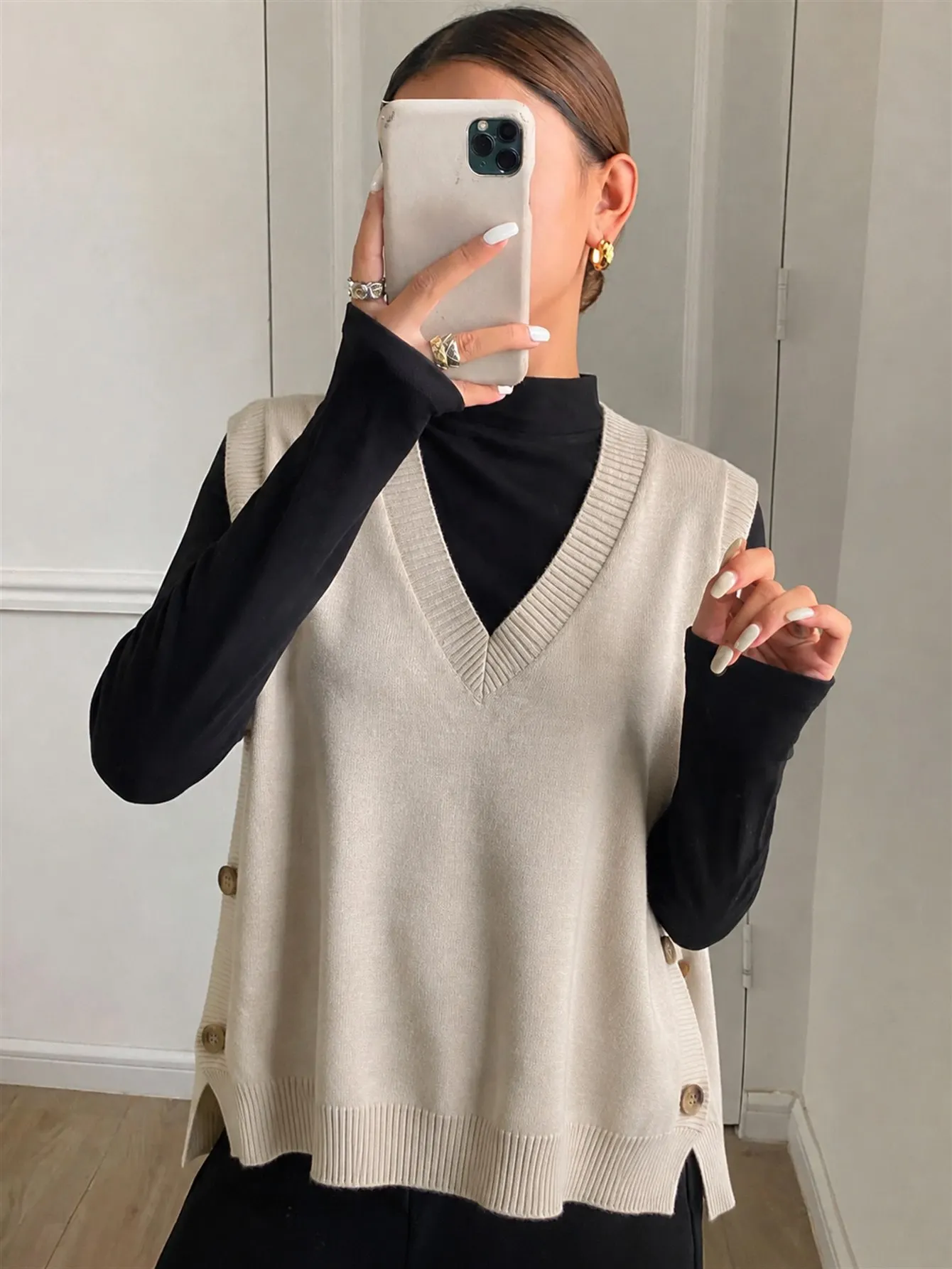 Casual V Neck Sweater Vest Women’s Sleeveless Knit Pullover Oversized Loose Fit Side Button Ribbed Hem Layering Top Fall Winter