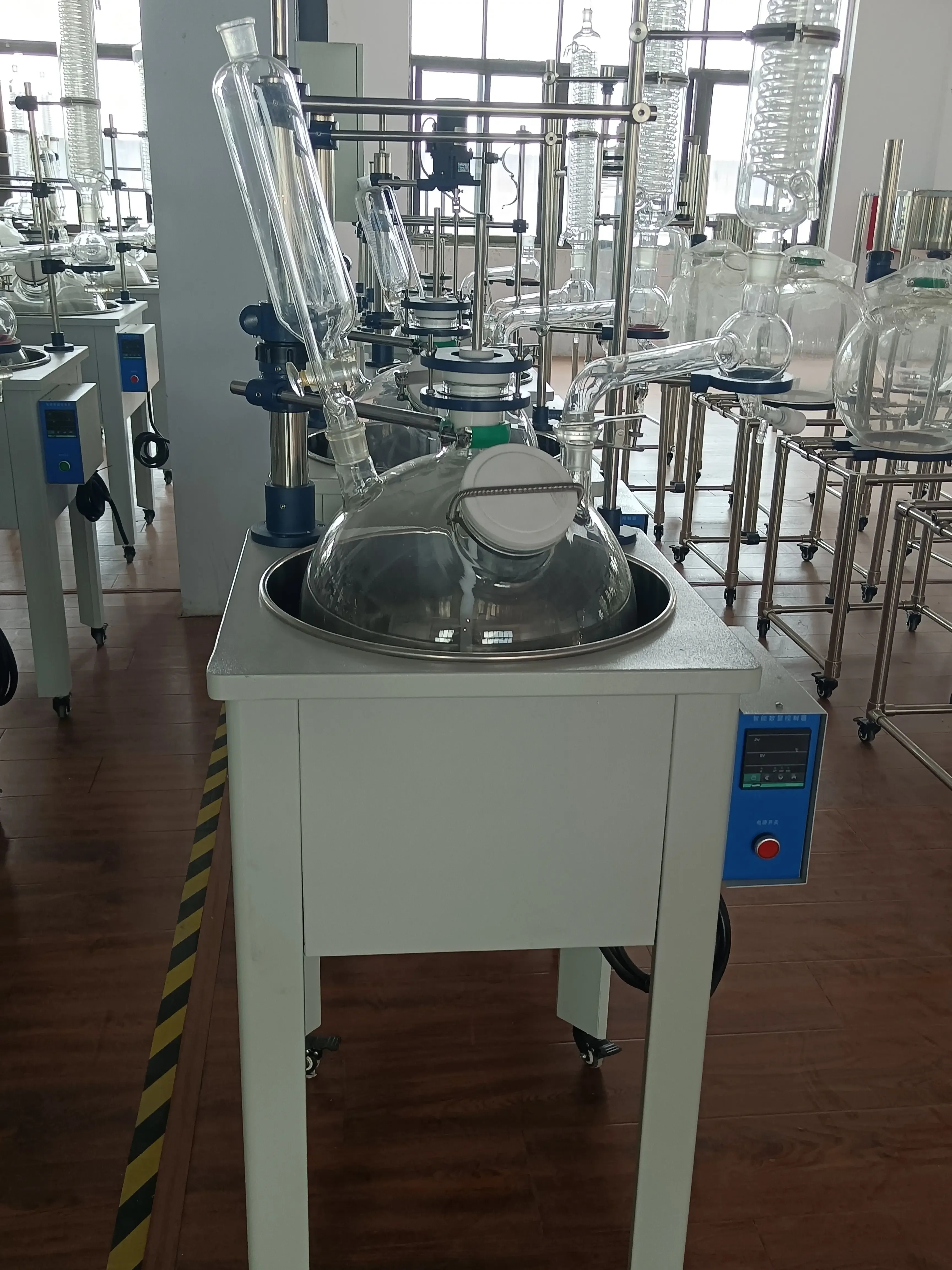

10L Single Layer Glass Reactor with Stainless Steel Structure Lab Chemical Reaction Vessel for Mixing Distillation Reflux