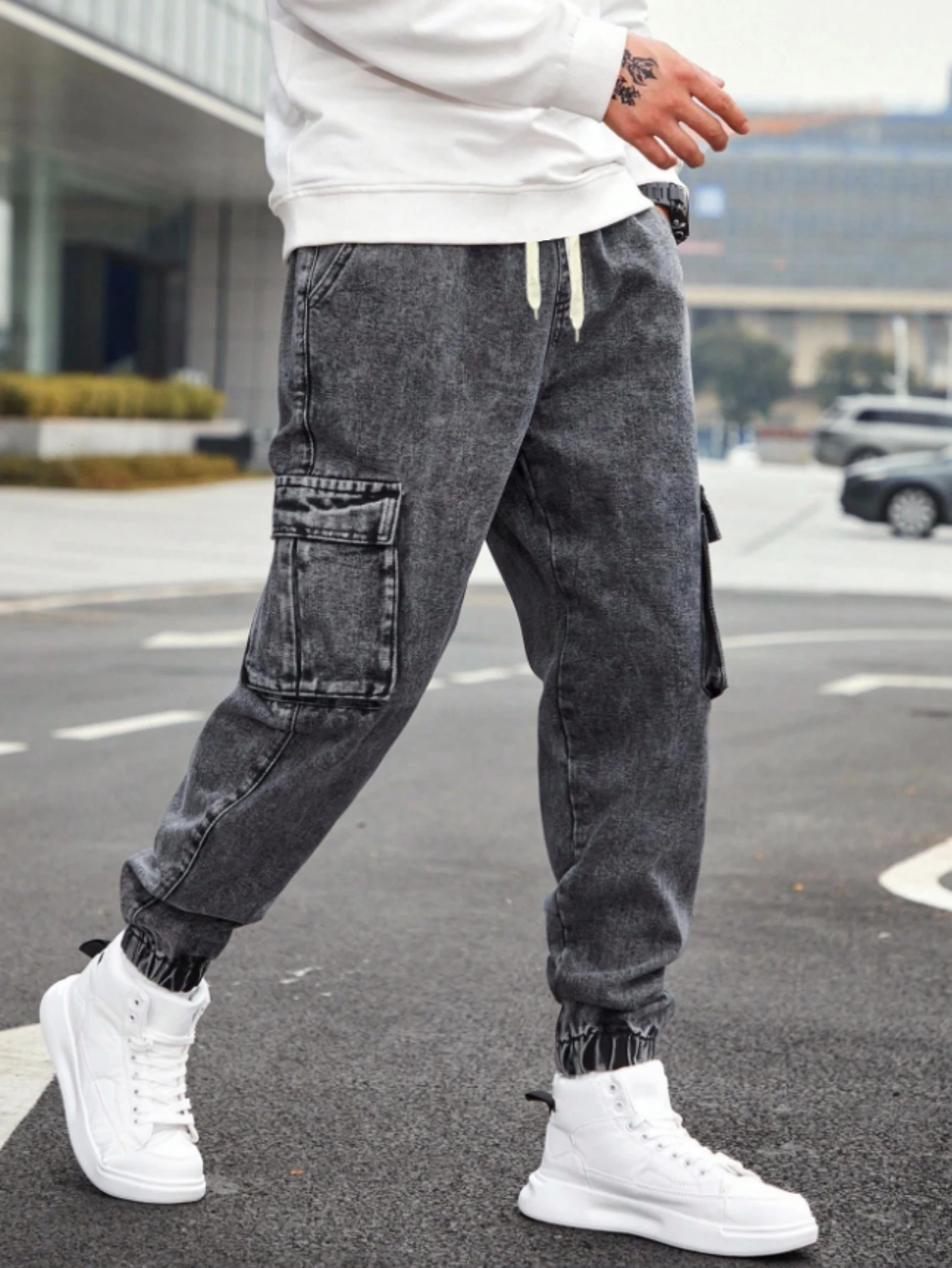 Men's Grey Snow-Wash Cargo Jogger Jeans, Drawstring Elastic Waist Multi-Pocket Street Casual Pants