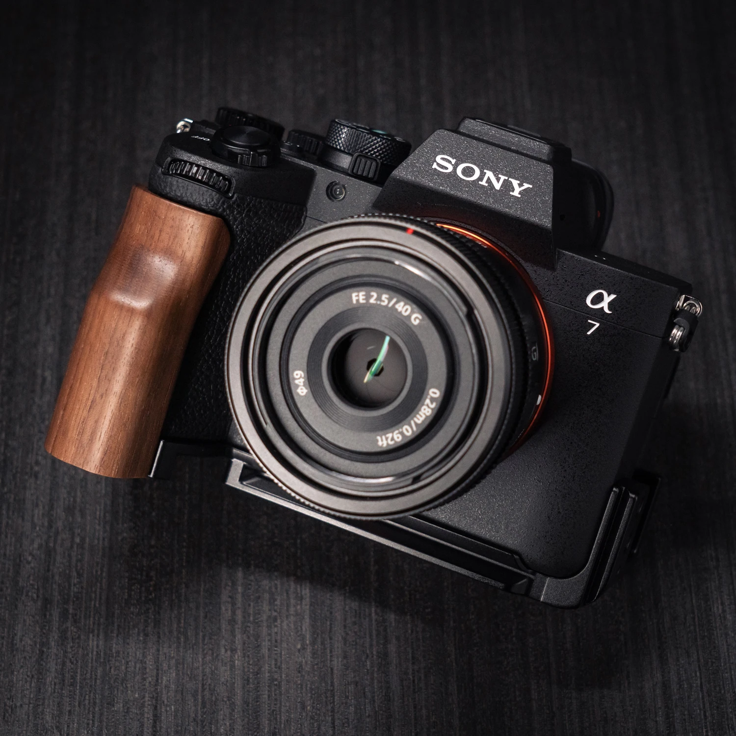 YUWOOD für Sony A7R5 / A7M4 Kamera-Cage mit Holzgriff und integrierter Schnellwechselplatte für Arca-Swiss Cage Rig Kit – Detail 26