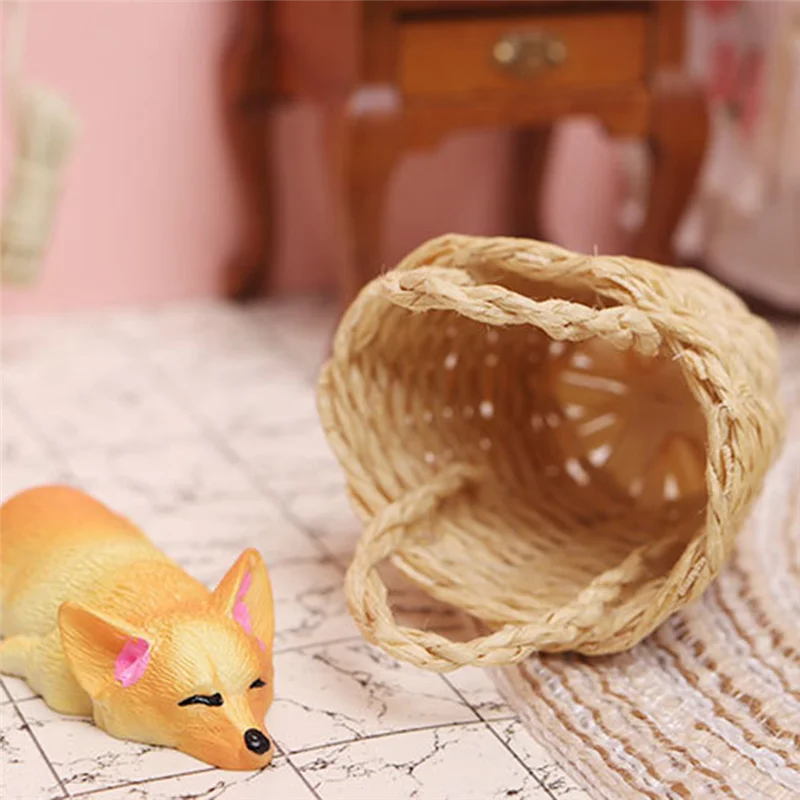 1:12 Mini Cute Dollhouse Rattan Frame Hand-Woven Vegetable Basket for Dolls House Miniature Decoration Round