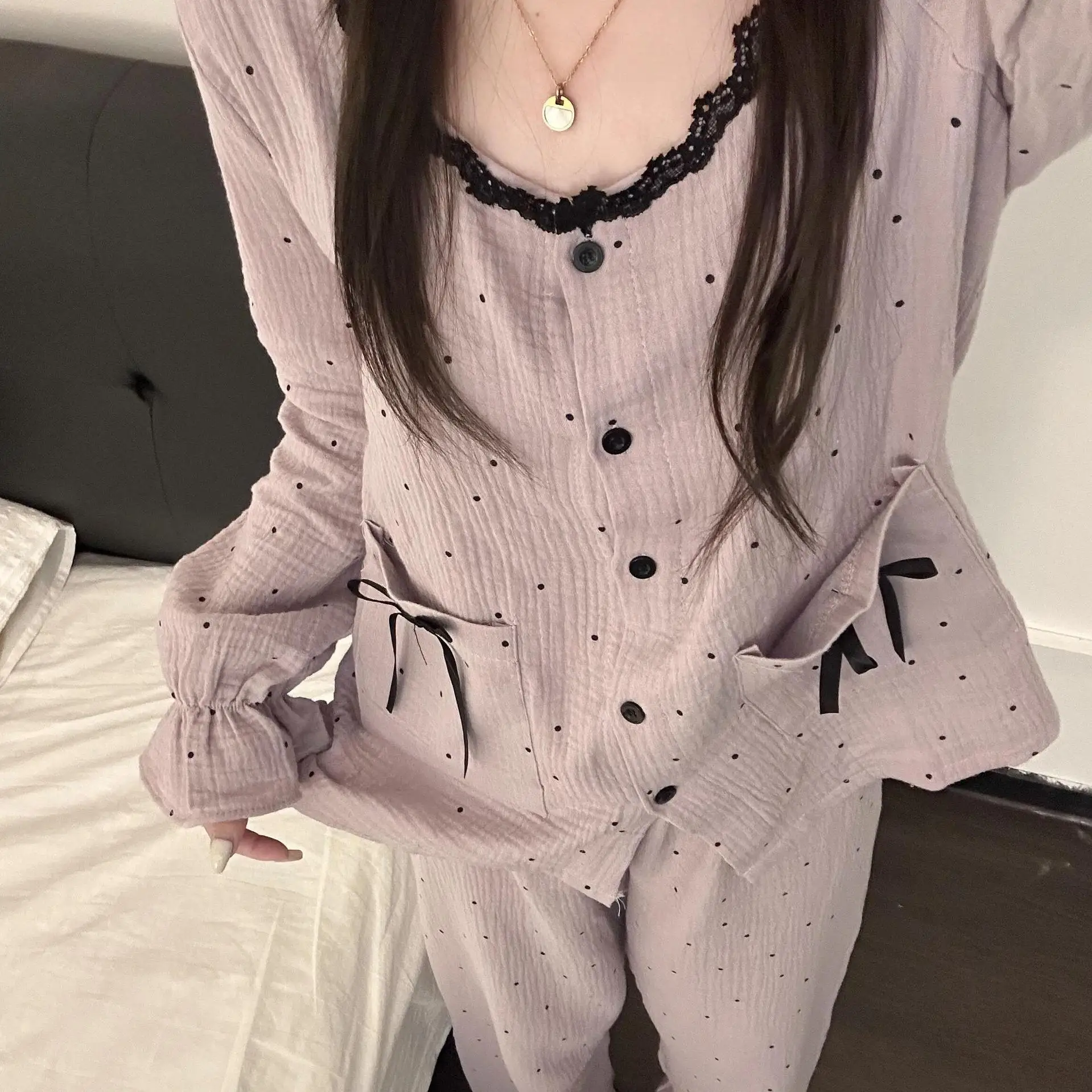 

Французская пижама с контрастным принтом в горошек и бабочками, для женщин, весна-осень, стройнящая фигуру, большие размеры в наличии