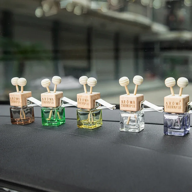 Car Air Outlet Decor Hanging Perfume Pendant Fragrance Air Freshener Empty Glass Perfume Diffuser Bottle Aromatherapy Accessorie