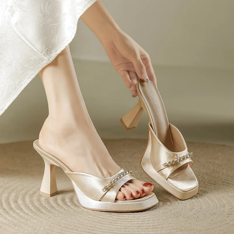 

Женские шлепанцы из ПУ кожи, на высоком каблуке