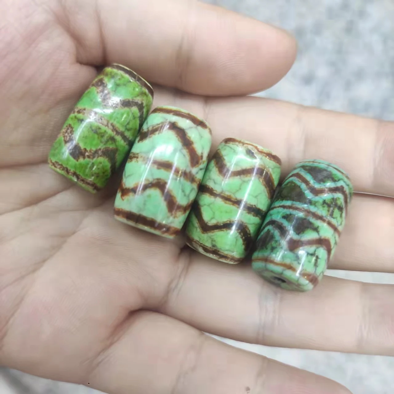 

Any 1Pcs Turquoise Color Old Agate Snow Dzi Beads Lotus Buddha Heart Tortoise Shell Six Eyes Double Water Pattern Tiger Teeth