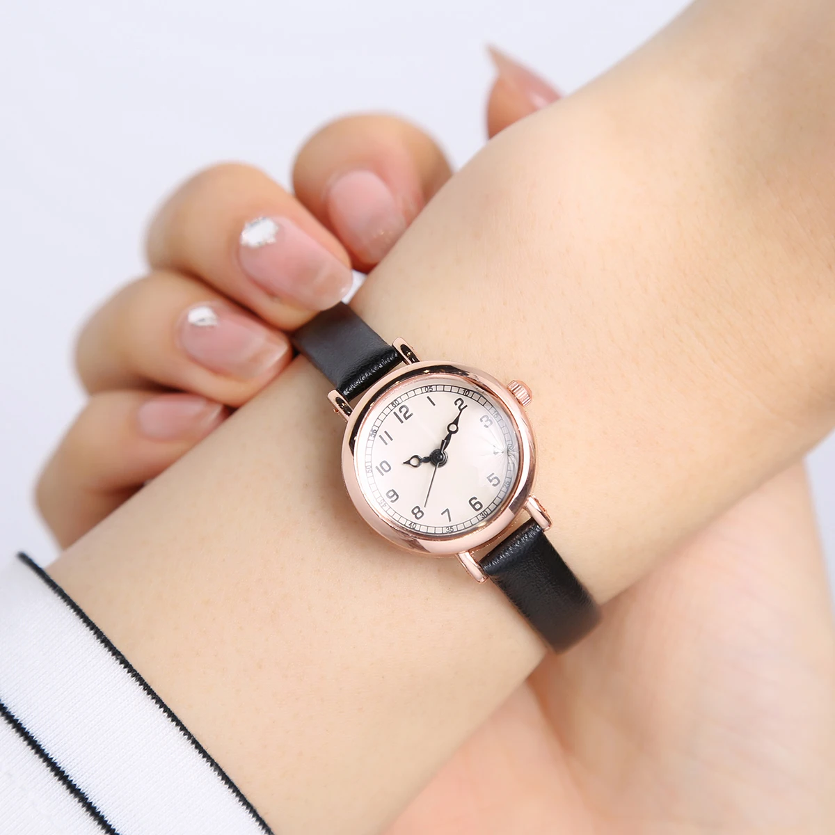 New Women\'s Small, Exquisite, Versatile, High Appearance Leather Slim Strap Watch