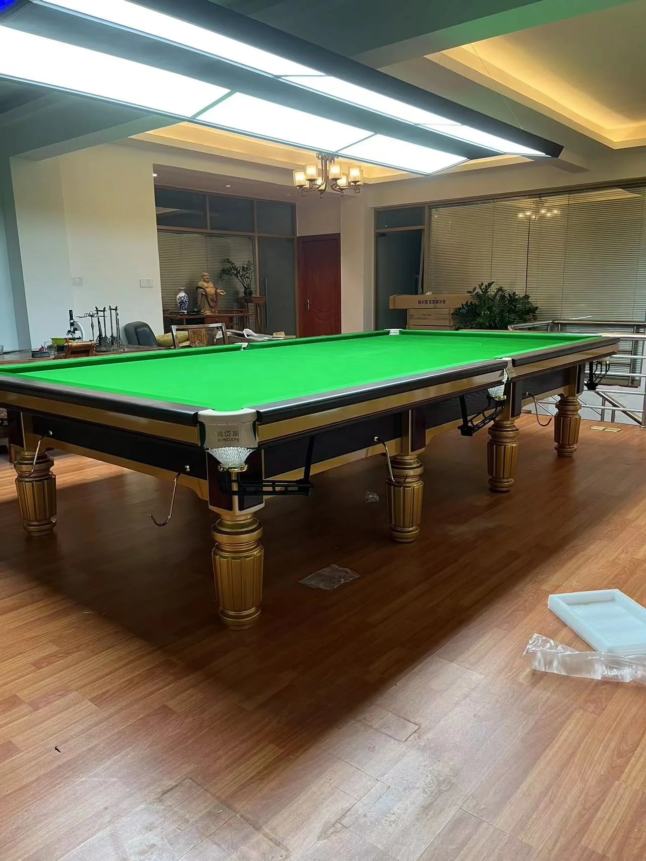2026 High Quality Professional Home Tournament Snooker Table Single Piece Solid Wood Frame Legs Customizable Club House Competit