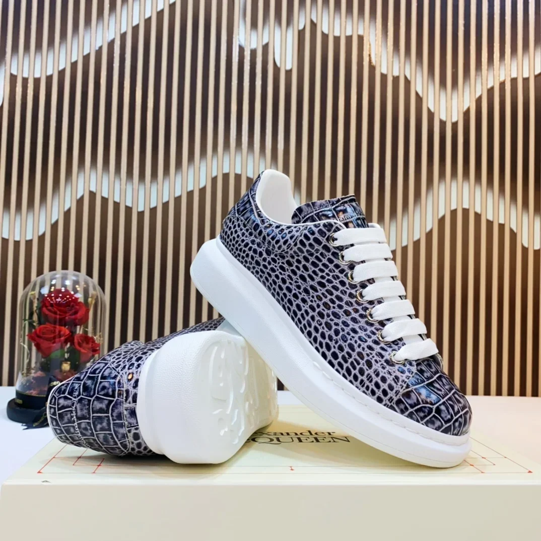 

Top Hight Quality Mens Casual Sneakers Real Leather Womens Brand Designer Tennis Shoes Classic Fashion Design running shoes