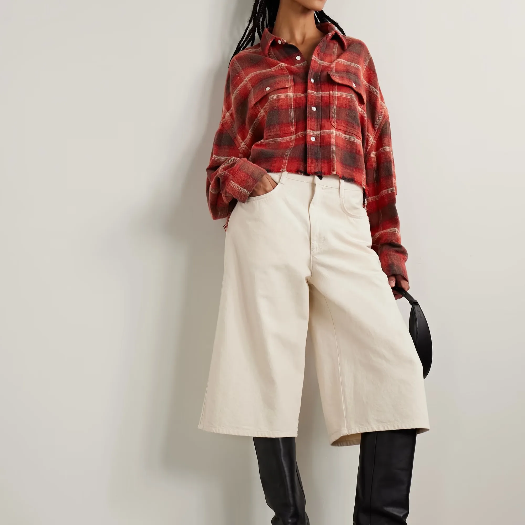 Vintage-Inspired Red & Black Plaid Shirt: Frayed Hem, Chest Pockets, & Classic Fit