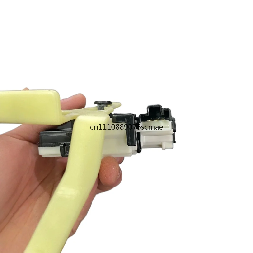 77030-06040 Suitable for fuel filling port cover lock with motor