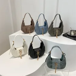 Popular Hardware Letters 2024 Summer Simple New Beautiful Personality Trend Fashion Hand Carry Crescent Women's Bag Bags