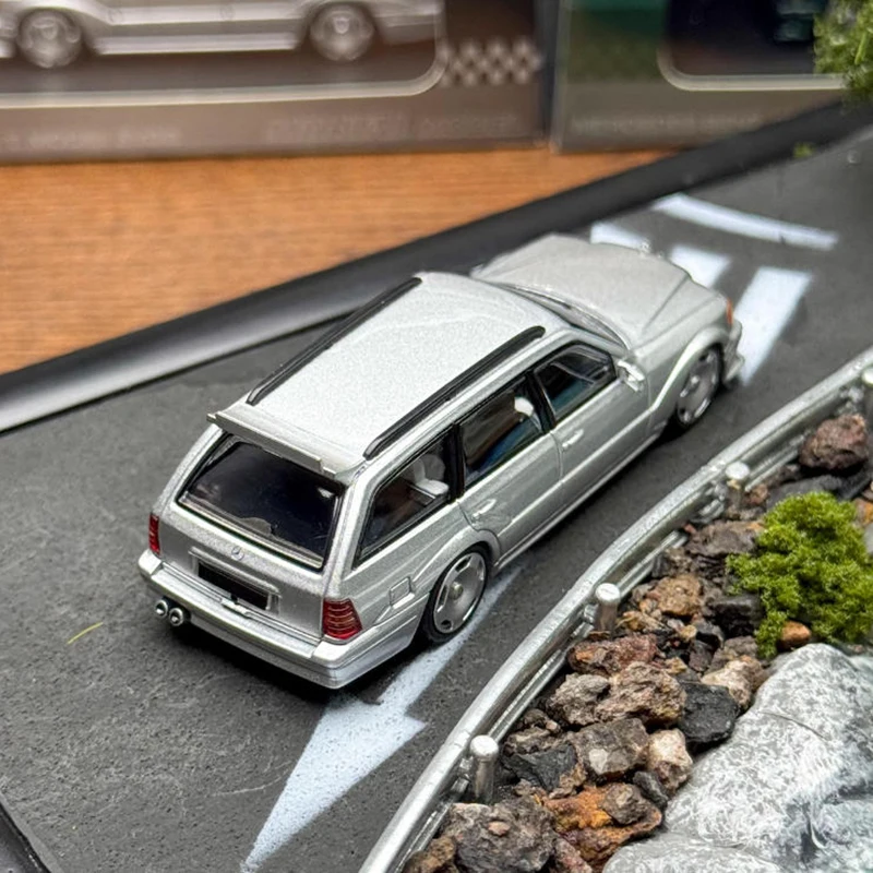 

Mortal 1:64 S124 MODEII EVO2 модель автомобиля из сплава, статическая коллекция, украшенные праздничные подарки, игрушки