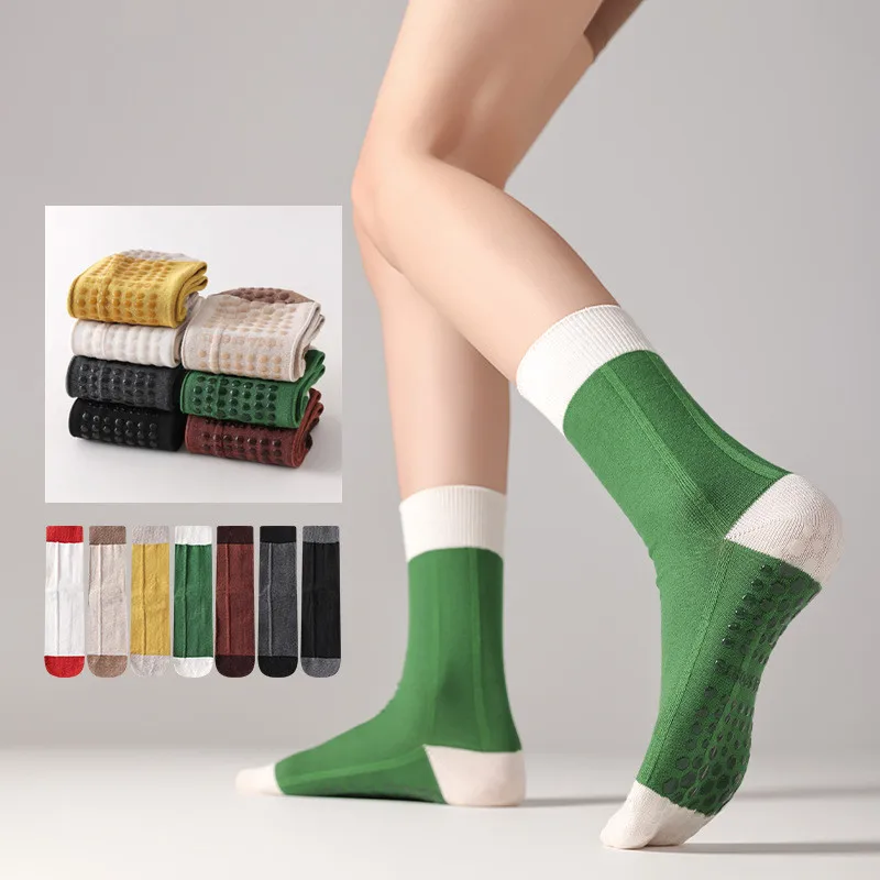 

Sports Socks Color Matching Sweat-absorbing Medium Tube Socks Women Silicone Non-slip Indoor Workout Fitness Pilates Yoga Socks