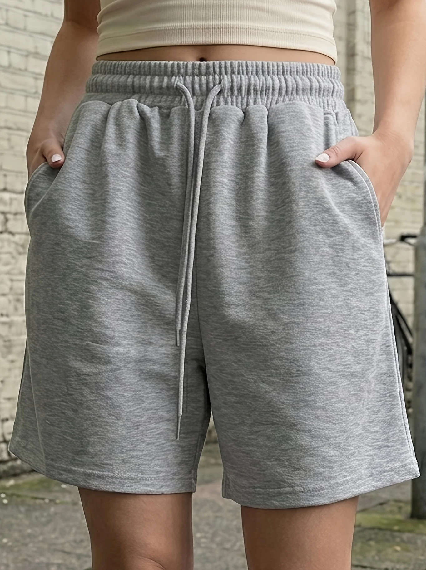 Damen-Sommer-Shorts in einfarbiger Ausführung, lässige Shorts mit elastischem Bund, schweißableitend und atmungsaktiv, geeignet für Sport, Laufen und Fitness – Detail 4