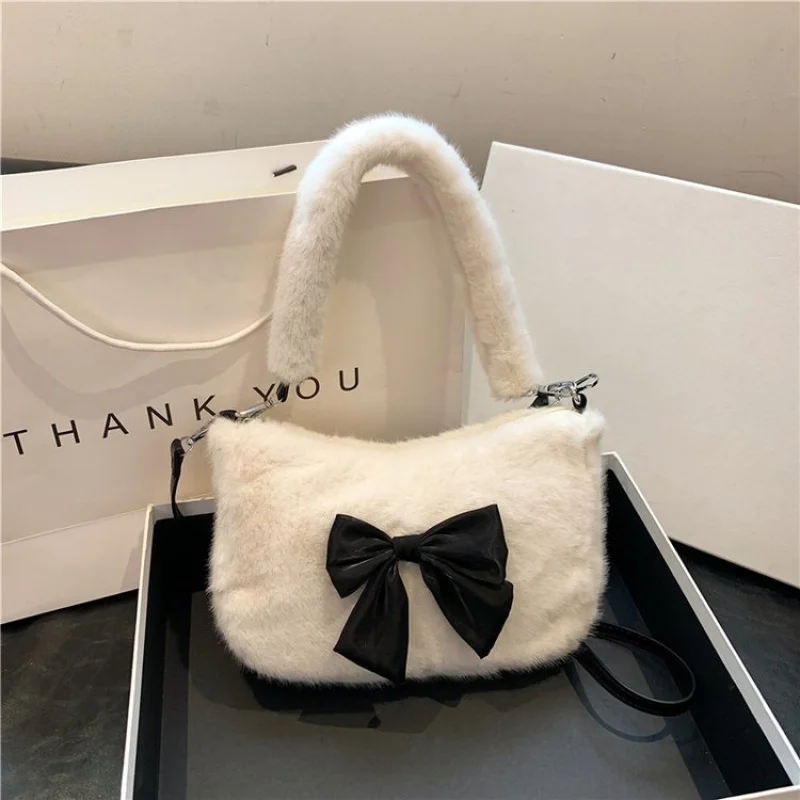 

Women's Trendy Leather Shoulder Bag Featuring Retro Vintage Look And Embroidered Detail For Weekend Shopping​