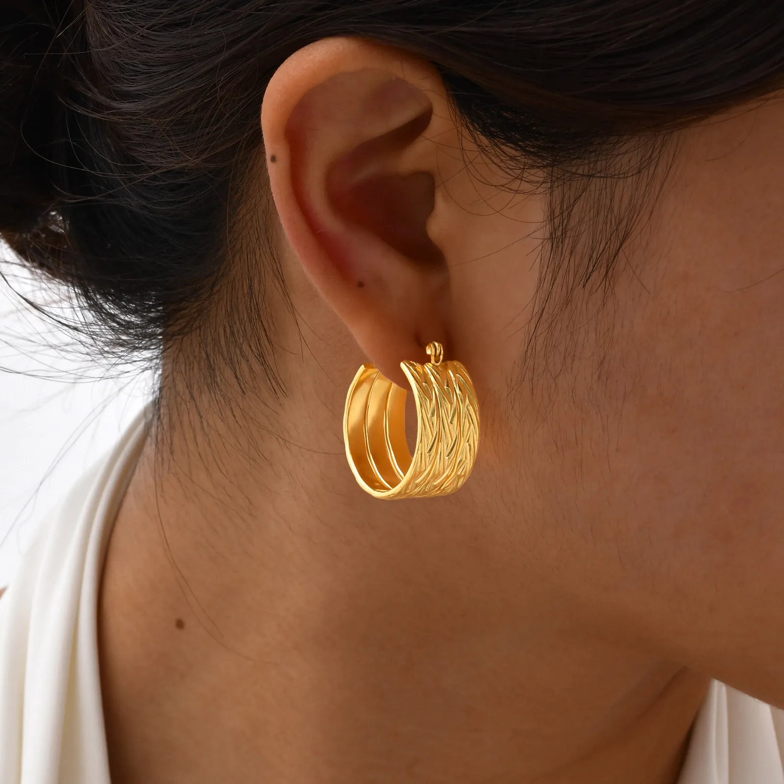 Vnox Chunky Earrings Gold Color For Women,3 Hoops Atmosphere C-shaped 1 pair Earrings,Stainless Steel Jewelry Ear Decoration