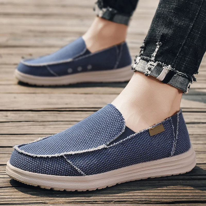 Zapatos informales sin cordones para hombre, zapatillas transpirables de tela vaquera, mocasines masculinos de verano, 2024